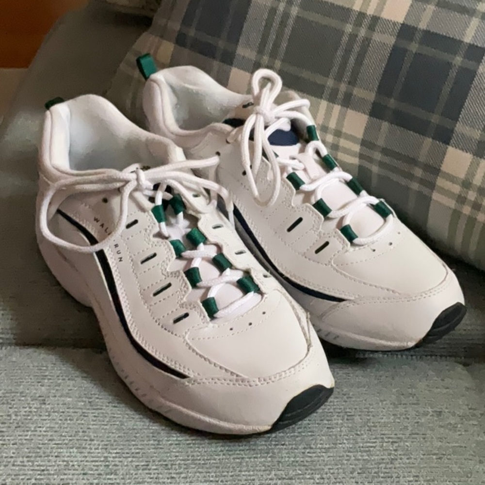 Easy Spirit Women's Romy Round Toe Casual Lace Up Walking/run Shoes